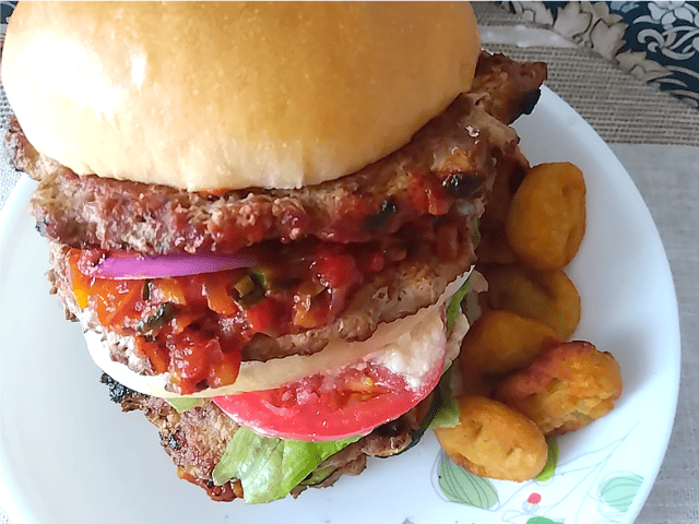 上から見たビックバーガーの画像