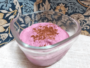 【簡単】カシスのムースのレシピをご紹介!!材料4つで大人が楽しむ簡単デザート