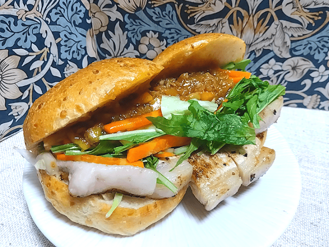 【玄米パン×オレンジジャム】のヘルシーなサンドイッチのレシピ