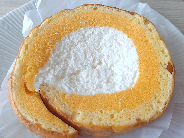 ヤマザキのチーズクリームロールの中身の画像