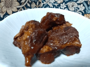 【お弁当＆おつまみ】豚なんこつの煮込みのレシピ!!カシスピューレで一味変える