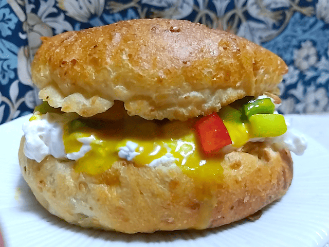 ハニーマスタードポークのベーグルサンドの画像