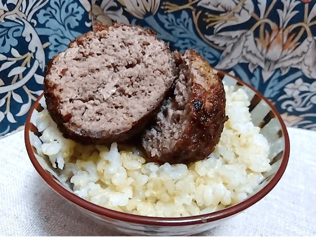 牛肉オンリーのハンバーグの画像