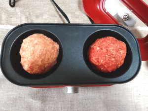 格之進×ライソンのハンバーグ焼き器で牛肉100％ハンバーグと豚肉100％ハンバーグの食べ比べレビュー