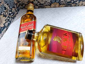 ウイスキー初心者がロックにおすすめのウイスキー2種を飲んでみた