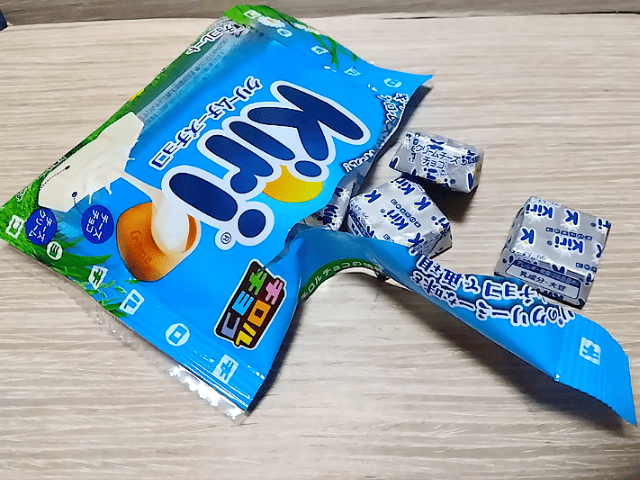 お願い!!クリームチーズチョコを食べて!!チーズ好きは満足できる!!