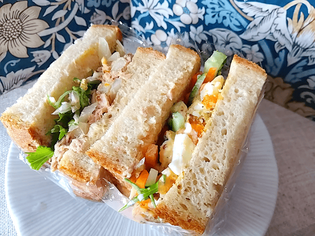 山食パンのサンドイッチの画像