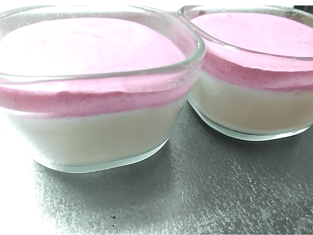 ココナッツミルクプリンとカシスムースの画像