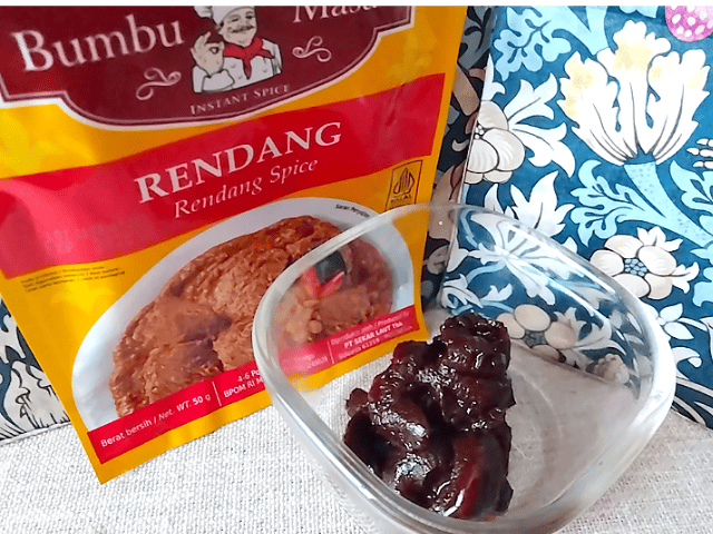 業務スーパーのルンダンの素の中身を出した画像