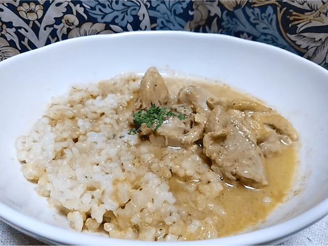 業務スーパーのオポールの素を使ったオポール(ホワイトカレー)の画像