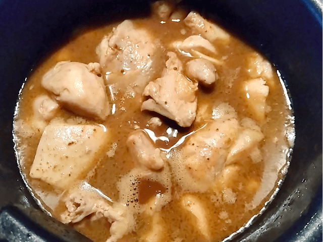 業務スーパーのオポールの素を煮込む画像