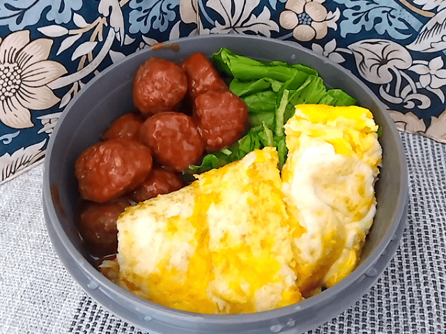 石井食品のミートボールをお弁当に入れた時の画像