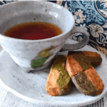 【卵なし】米粉で作る黒糖抹茶のチェック柄クッキーのレシピ☆混ぜて寝かせて焼くだけ【簡単】