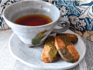 【卵なし】米粉で作る黒糖抹茶のチェック柄クッキーのレシピ☆混ぜて寝かせて焼くだけ【簡単】