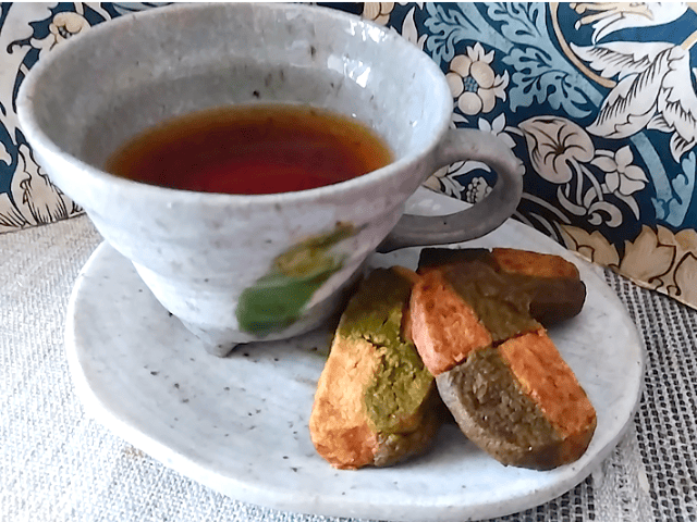 【卵なし】米粉で作る黒糖抹茶のチェック柄クッキーのレシピ☆混ぜて寝かせて焼くだけ【簡単】