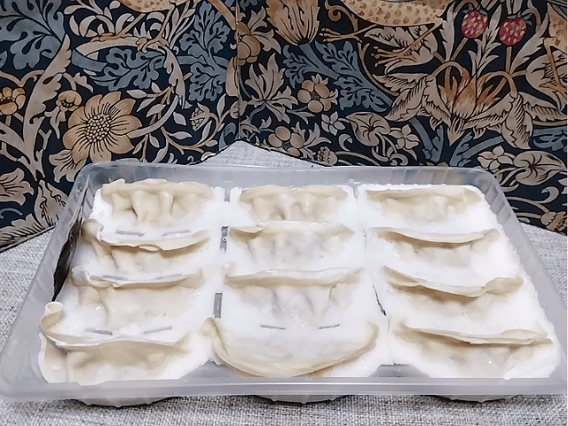 大阪王将の羽根つきスタミナ肉餃子の中身の画像