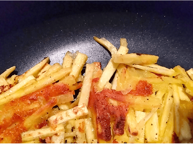 さつまいもとチーズの平焼きの色の変化を見る画像