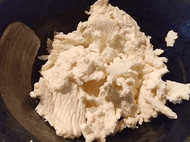 手作りクリームチーズで作る!!さつまいものチーズケーキともちもち米粉のパンケーキのレシピをご紹介