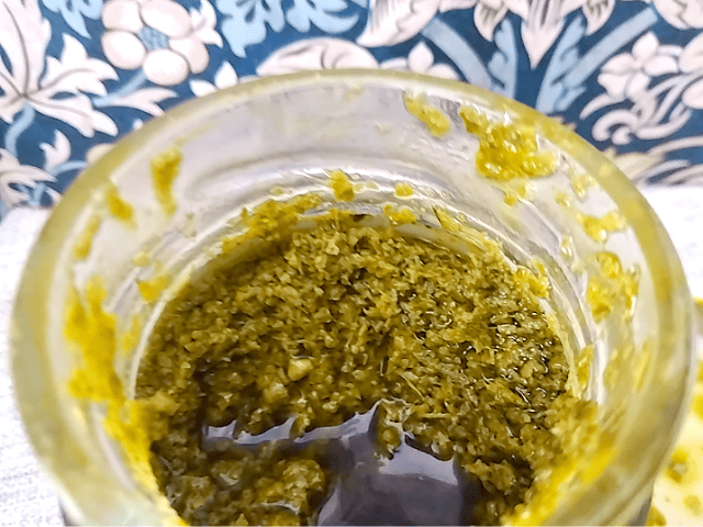 イオンで購入したDamicoのジェノベーゼソースの中身の画像