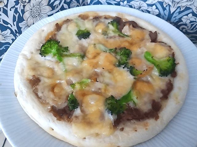 石井食品のてりやきミートボールのピザの画像