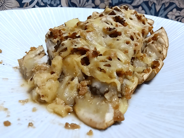 石井食品の鶏そぼろのなすびのチーズ焼きの画像