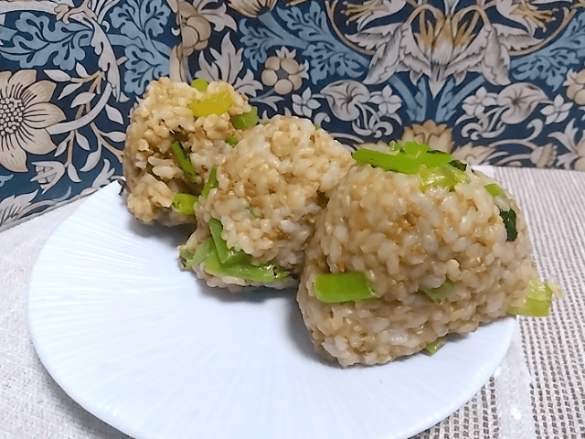 石井食品の鶏そぼろのおにぎりの画像