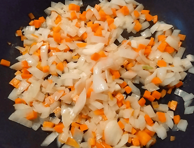 レバーパテの野菜のみじん切りの画像