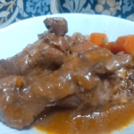 自宅で外食!?鶏手羽元のワイン煮込みのレシピ☆