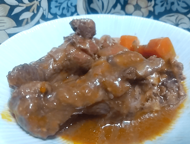 自宅で外食!?鶏手羽元のワイン煮込みのレシピ☆